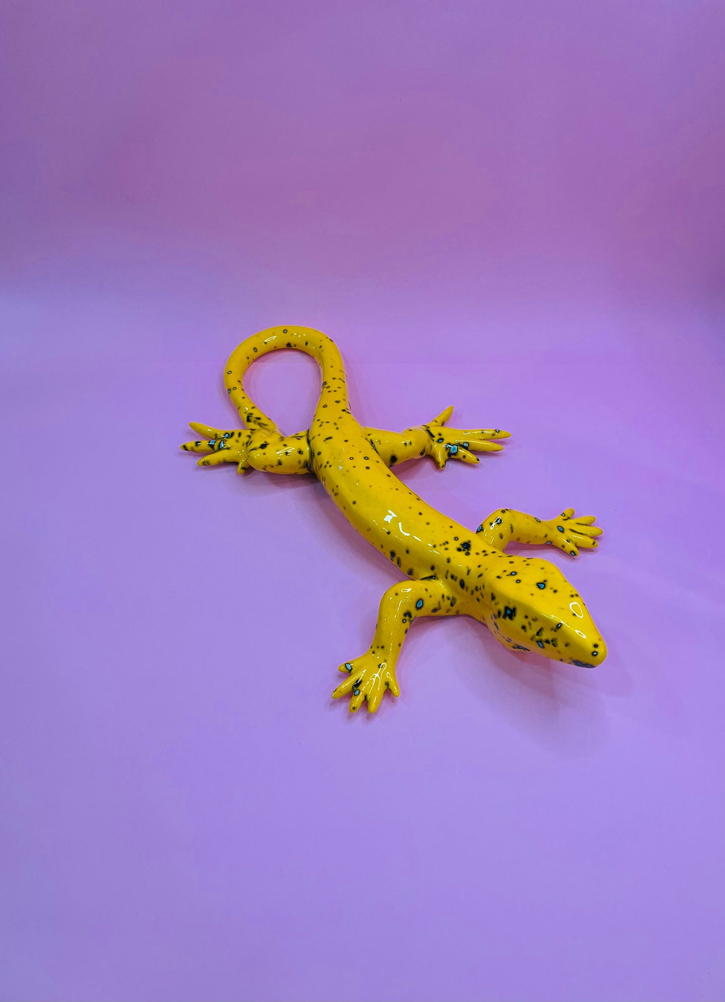 Figura de Salamandra Grande en Cerámica