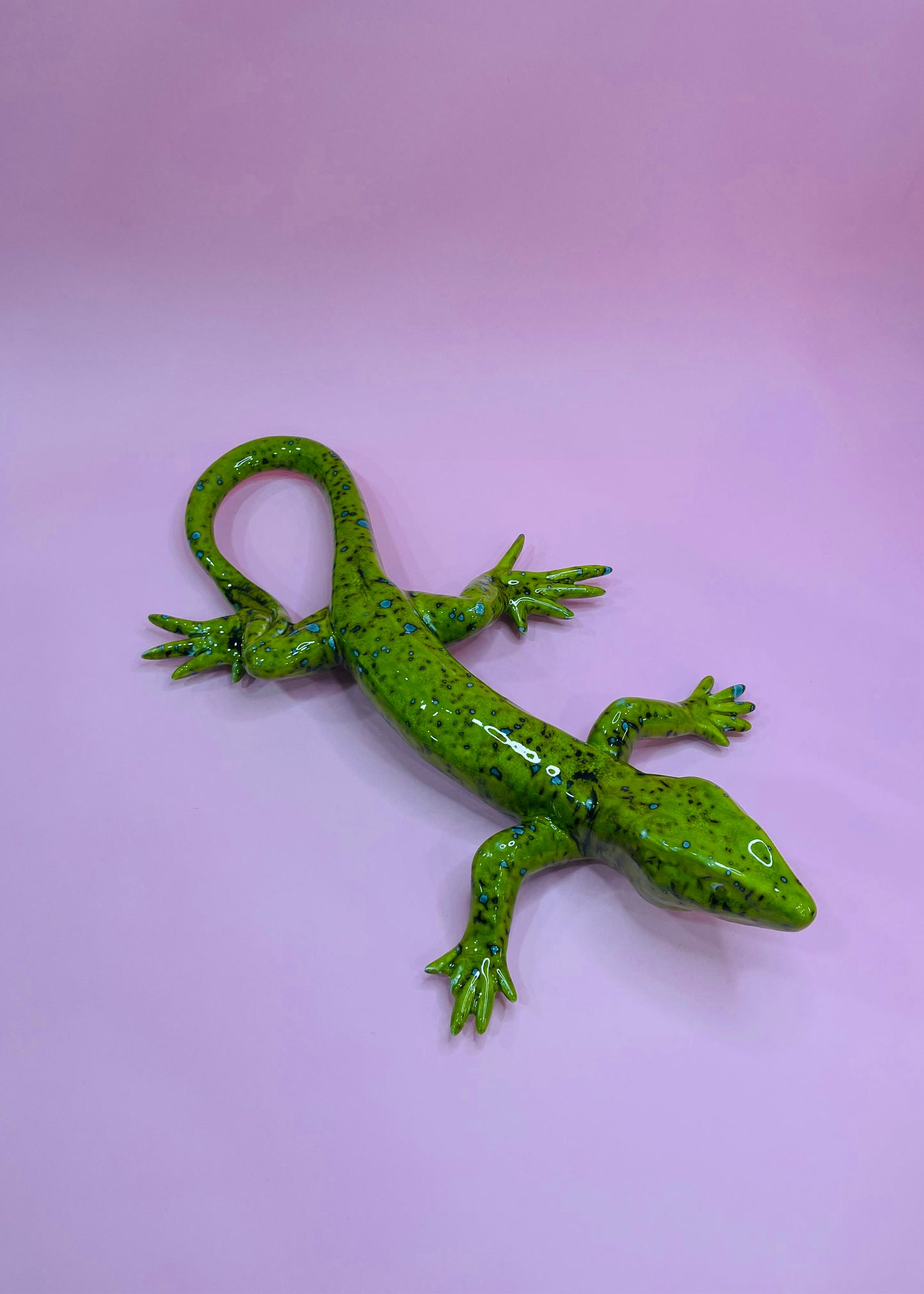 Figura de Salamandra Grande en Cerámica
