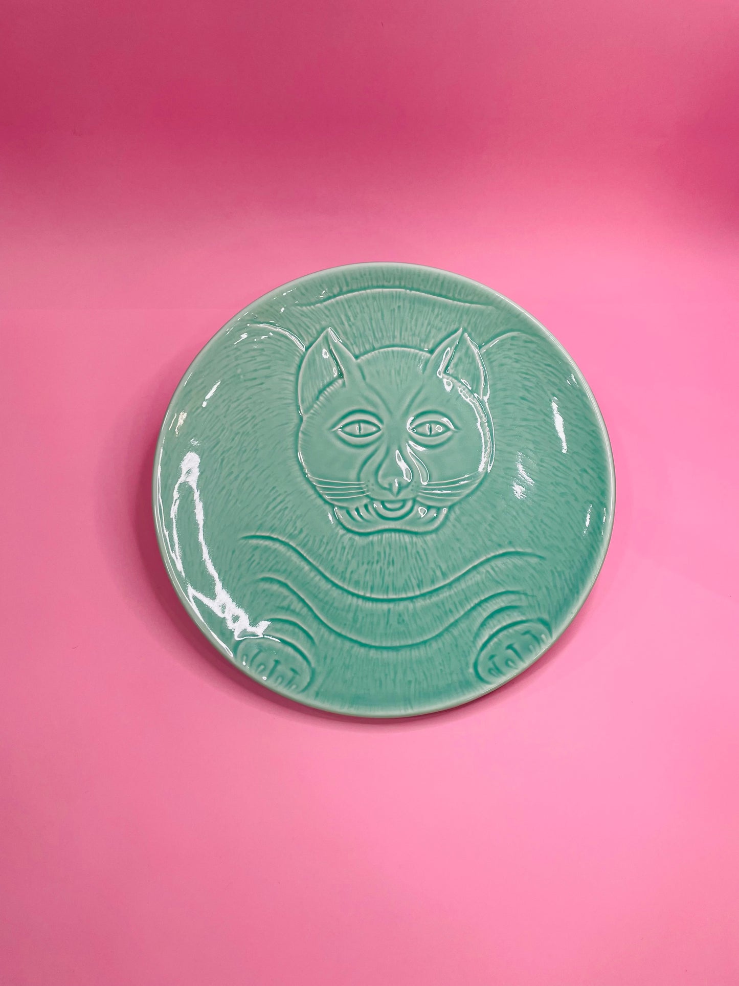 Plato Llano Figura Pantera en Cerámica