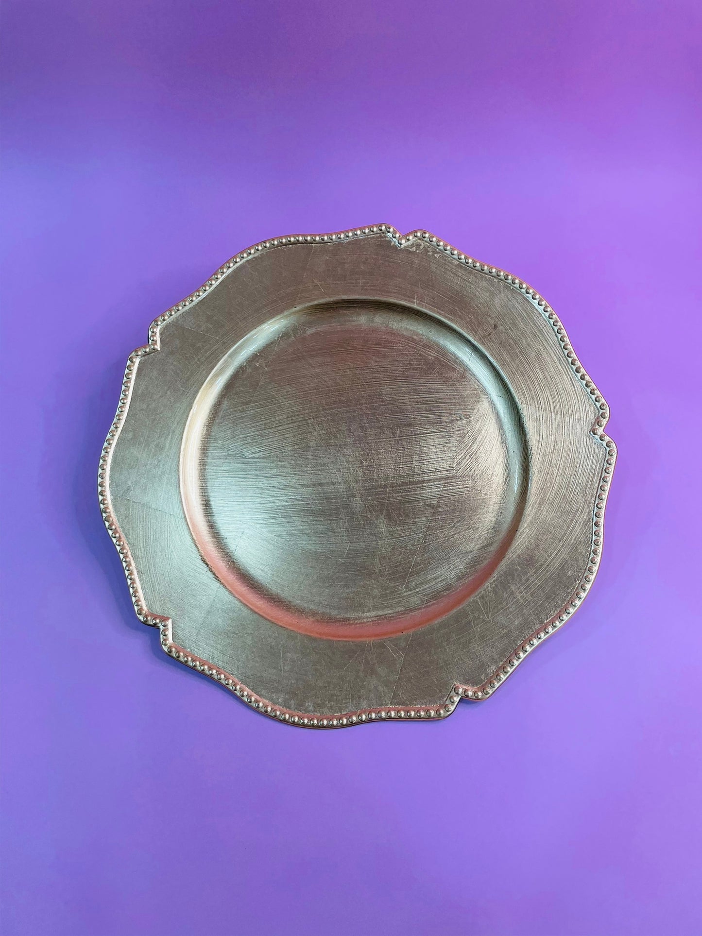 Bajo Plato Dorado