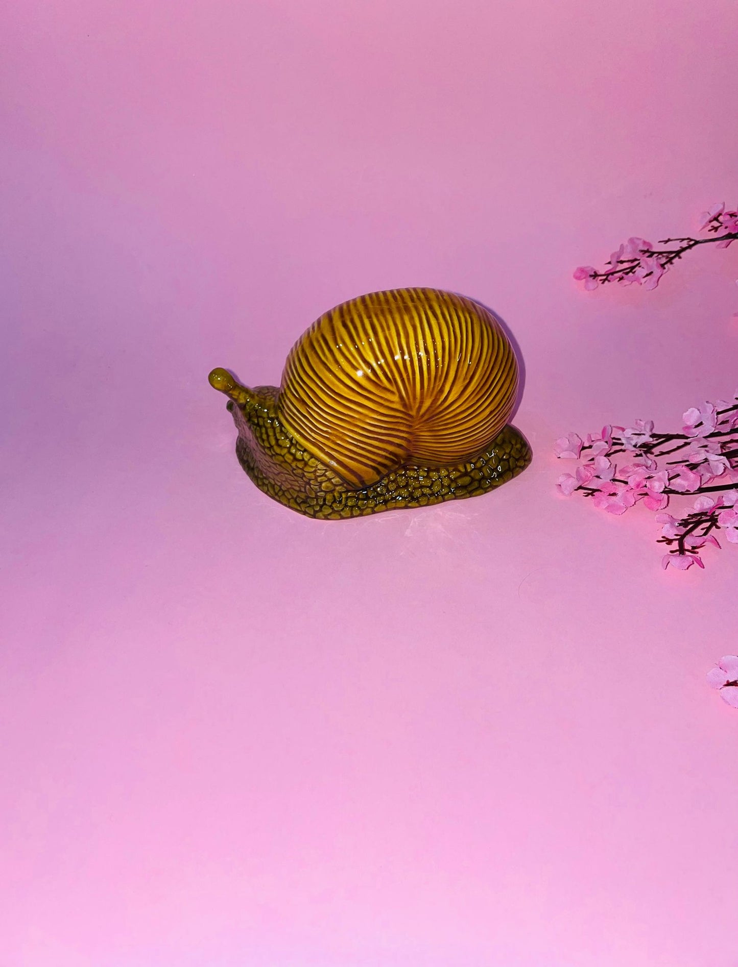 Figura de Caracol Cebra en Cerámica