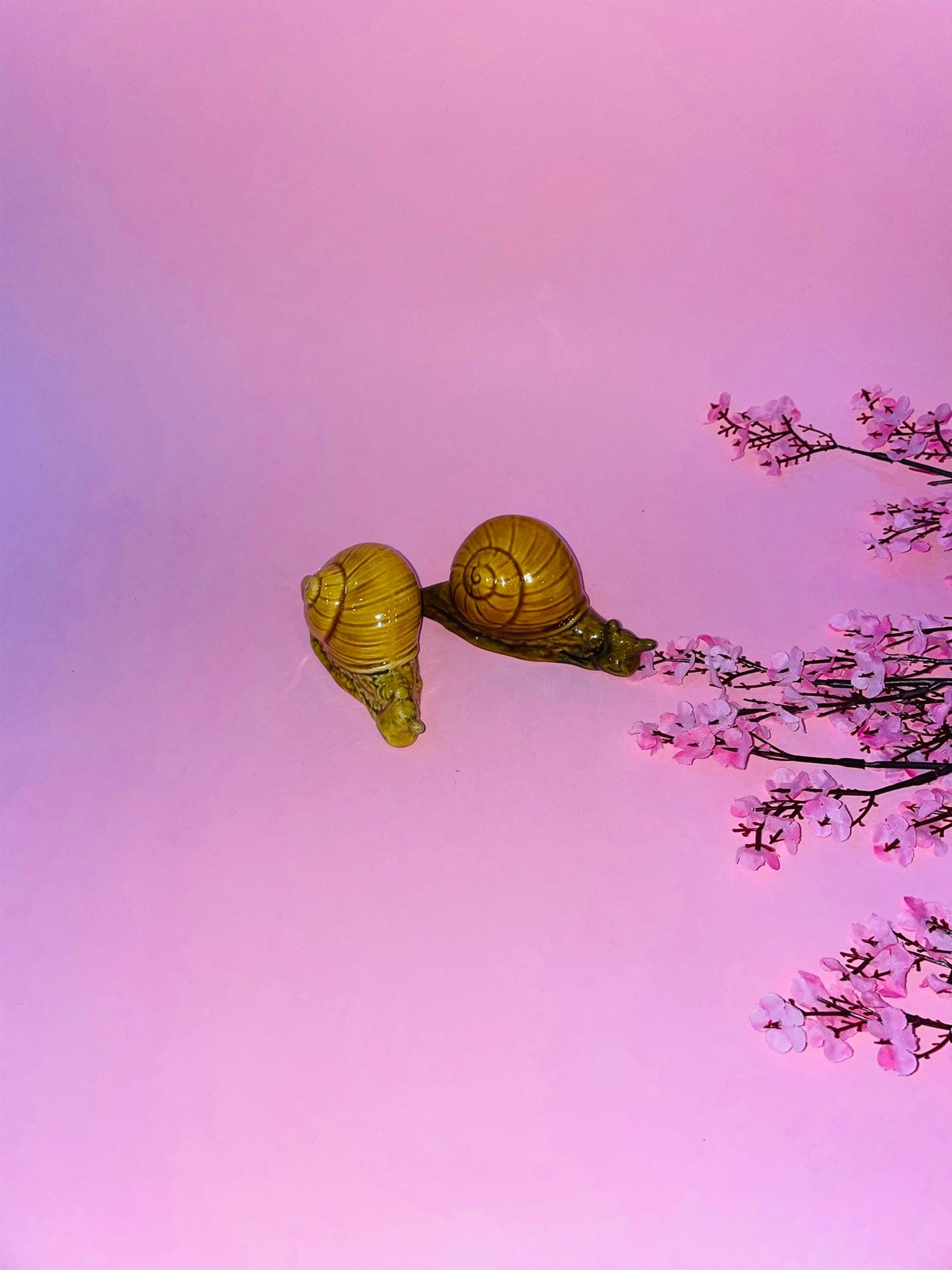 Figura de Caracol de Jardín en Cerámica