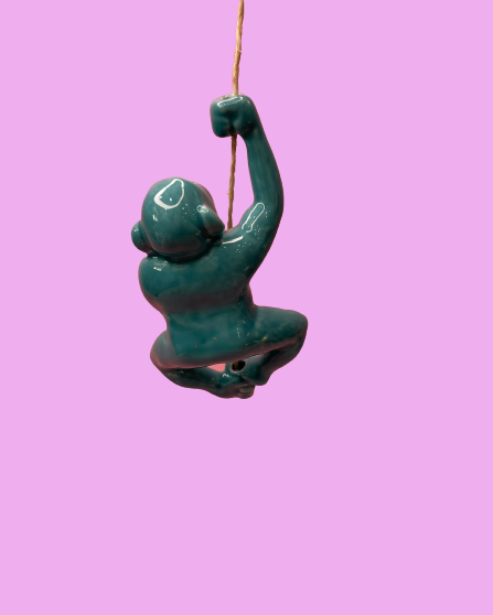 Figura Mono Decorativo en Cerámica
