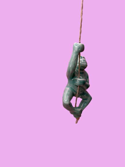 Figura Mono Decorativo en Cerámica